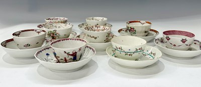 Lot 25 - A collection of English porcelain tea bowls...