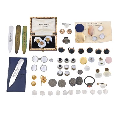 Lot 452 - A selection of mostly dress studs and buttons, with further items