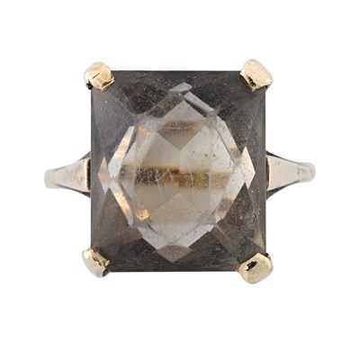 Lot 473 - A 1960s 9ct gold smoky quartz single stone ring