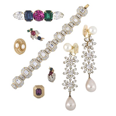 Lot 455 - A selection of designer costume jewellery