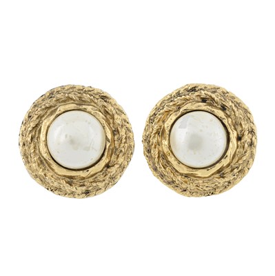 Lot 343 - Chanel, a pair of 1970s clip-on earrings.
