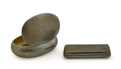 Lot 239 - A Victorian silver snuff box, by Yapp &...
