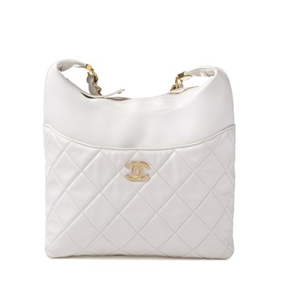 Lot 294 - Chanel, a white quilted hobo handbag.