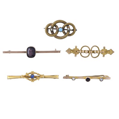 Lot 474 - Five late 19th to early 20th century bar brooches