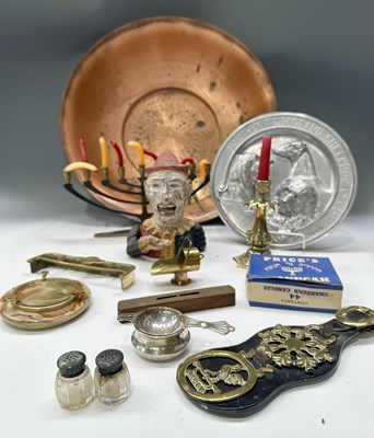 Lot 57 - A collection of metalware, to include: a cast...