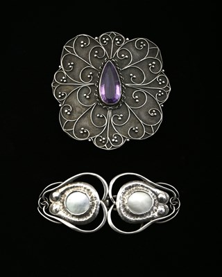 Lot 171 - A small Arts and Crafts silver buckle or clasp...