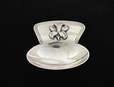 Lot 154 - Leslie Durbin, a George VI silver caddy spoon,...
