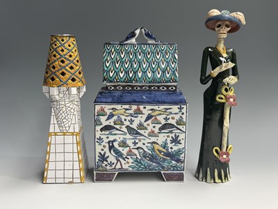 Lot 100 - A collection of studio pottery: Russell Coates...