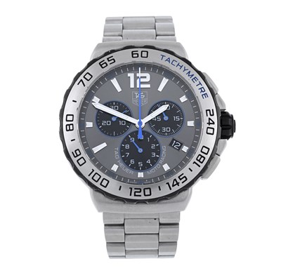 Lot 236 - Tag Heuer, a stainless steel Formula 1 chronograph bracelet watch