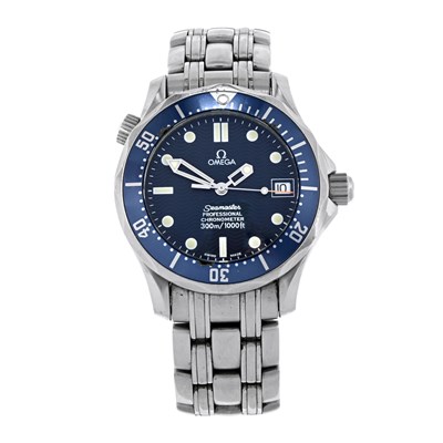 Lot 226 - Omega, a stainless steel Seamaster Professional Chronometer 300m bracelet watch