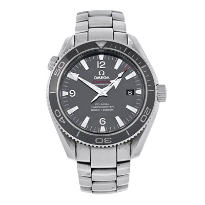Lot 224 - Omega, a stainless steel Seamaster Planet Ocean 600m 'Liquidmetal' bracelet watch