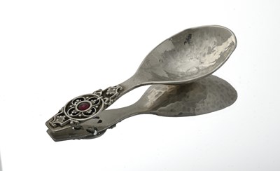 Lot 158 - Sandheim Brothers, a George V Arts & Crafts...