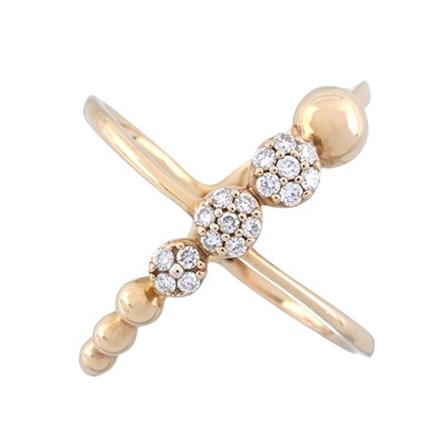 Lot 146 - A brilliant-cut diamond triple cluster and graduated bead cross band ring
