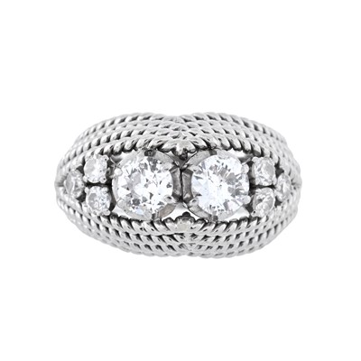 Lot 66 - A brilliant-cut diamond dress ring, with twisted wire band
