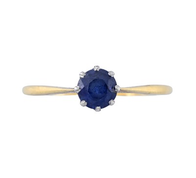 Lot 483 - A yellow metal/gold coloured ring with...