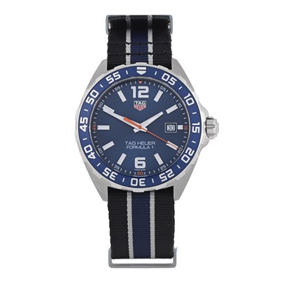 Lot 233 - Tag Heuer, a stainless steel Formula 1 Date wrist watch