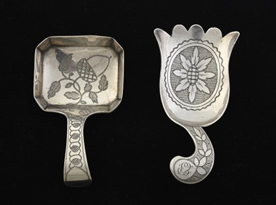 Lot 104 - A George III silver caddy spoon, by Cocks &...