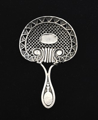 Lot 101 - A George III silver caddy spoon, by Joseph...