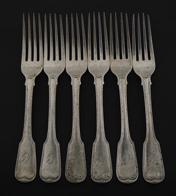 Lot 280 - A set of six George III silver fiddle and...