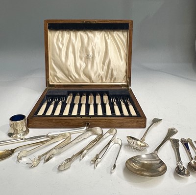 Lot 532 - A collection of plated, cased fruit knives and...