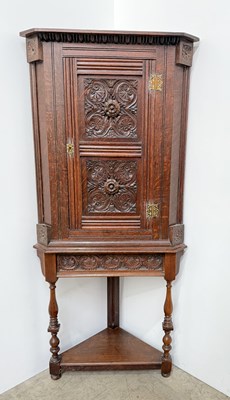 Lot 820 - An late 19th century/early 20th century oak...