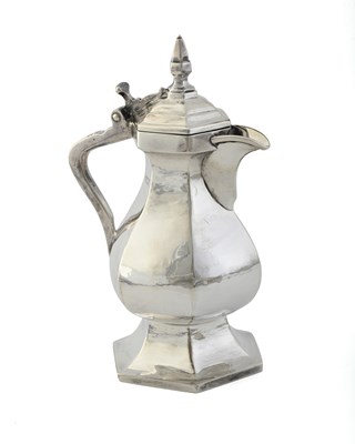 Lot 193 - An Edwardian silver octagonal covered jug, by...