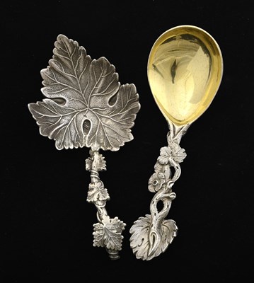 Lot 123 - A George IV silver caddy spoon, by Robert...