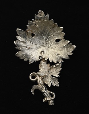 Lot 121 - A William IV silver naturalistic caddy spoon,...
