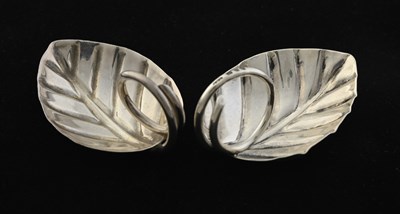 Lot 148 - Geoffrey Bellamy, a silver naturalistic caddy...