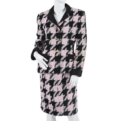 Lot 596 - Ladies vintage clothing.