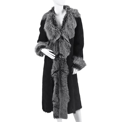 Lot 603 - Ashwood Sheepskin, a shearling coat.