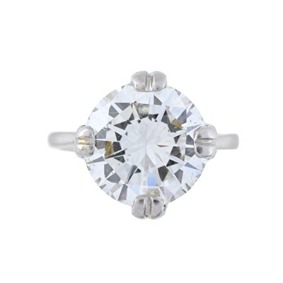 Lot 182 - A platinum brilliant-cut diamond single stone ring, mount detached from the band