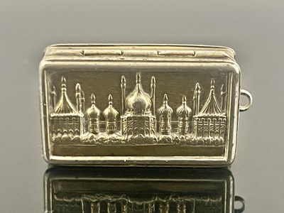 Lot 147 - A George IV silver gilt castle top vinaigrette,...