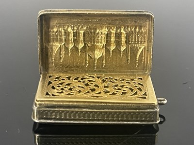 Lot 147 - A George IV silver gilt castle top vinaigrette,...