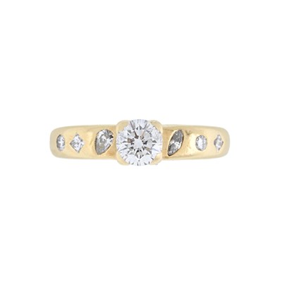 Lot 57 - Chanel, an 18ct gold diamond ring