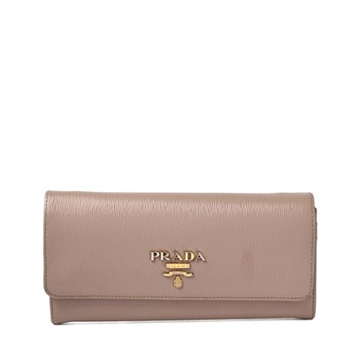 Lot 555 - Prada, a Vitello Move Wallet On Chain bag.