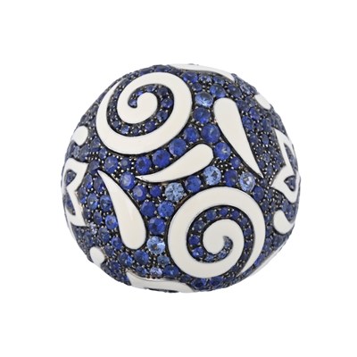 Lot 129 - Roberto Coin, a sapphire and white enamel domed ring