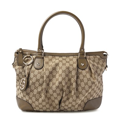 Lot 425 - Gucci, a large GG Sukey handbag.