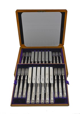Lot 289 - An Edwardian cased king's pattern dessert...