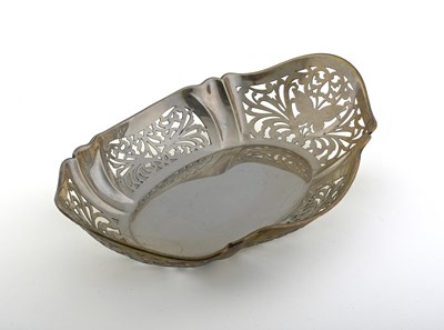 Lot 321 - A George V silver pierced dish, by William...