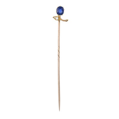 Lot 5 - An early 20th century sapphire and old-cut diamond stickpin