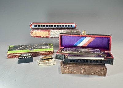 Lot 191 - A selection of harmonicas