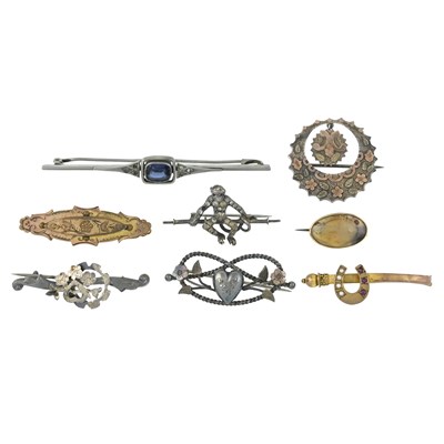 Lot 278 - Eight 19th to early 20th century brooches