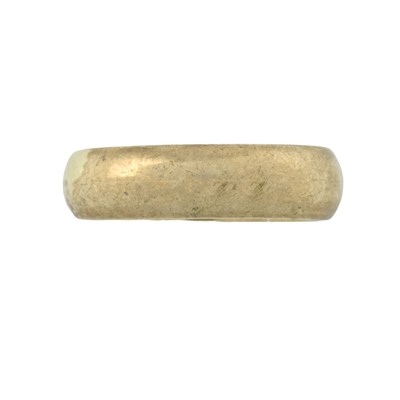 Lot 259 - A mid 20th century 9ct gold band ring