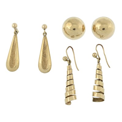 Lot 267 - Three pairs of 9ct gold and yellow metal earrings