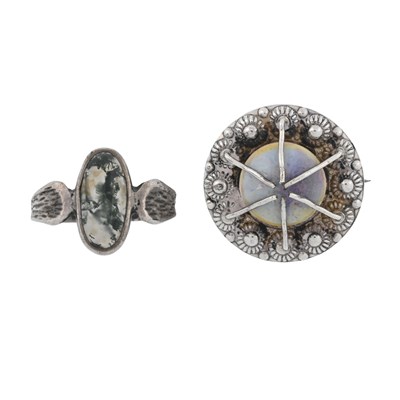 Lot 292 - An Arts and Crafts metal-mounted brooch,...
