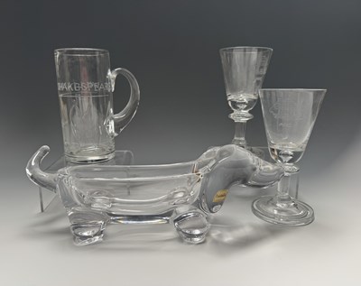 Lot 122 - Glass including a Vannes, French glass...