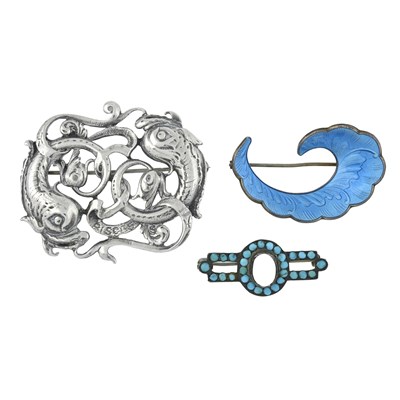 Lot 229 - Three items of silver and white metal jewellery