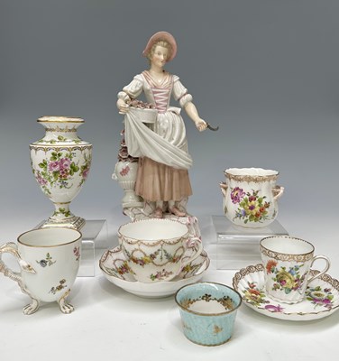 Lot 9 - Continental ceramics, 19th century and later,...