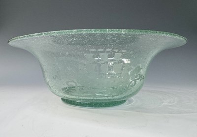 Lot 124 - A Venetian pulegoso glass bowl, flared rim...